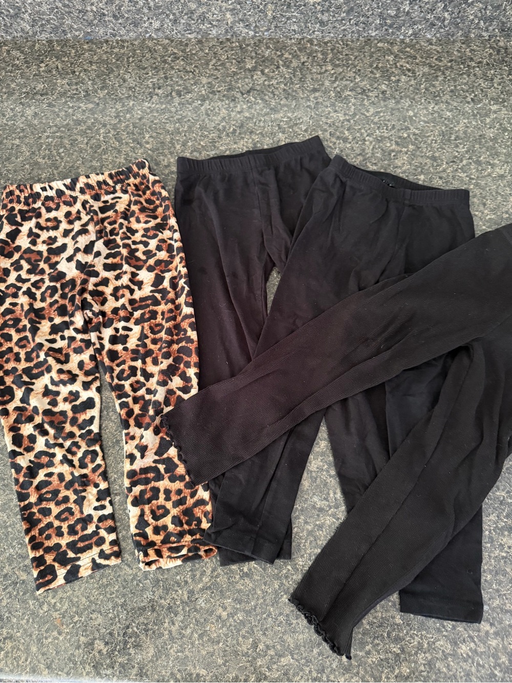 ⭐️Kids Black Leggings & Leopard Print Leggings Set
